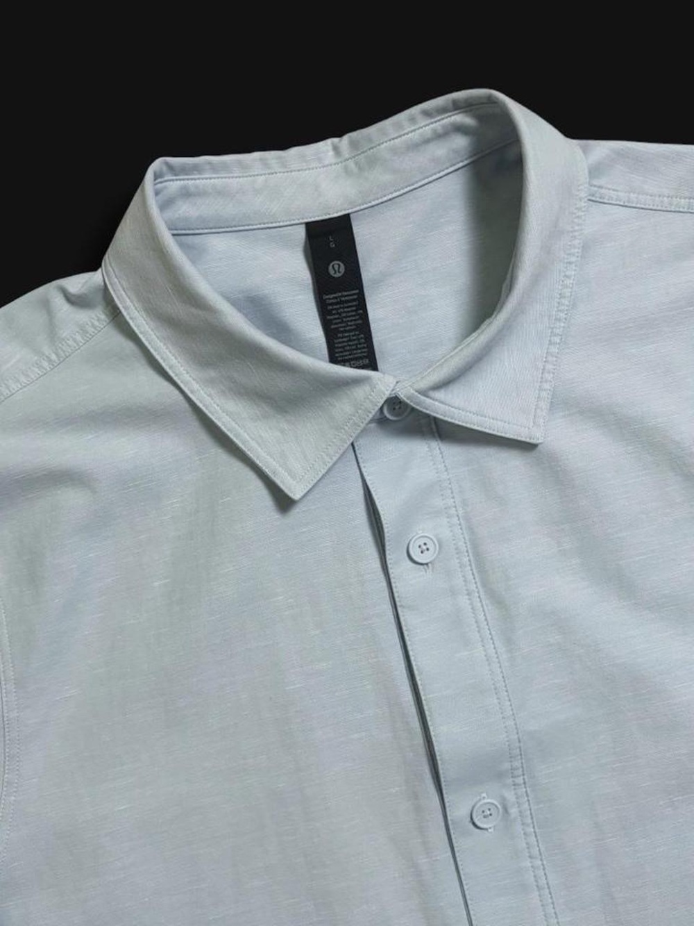 Lululemon Short Sleeve Button-Up Shirt Size L Light Blue Linen Blend Performance